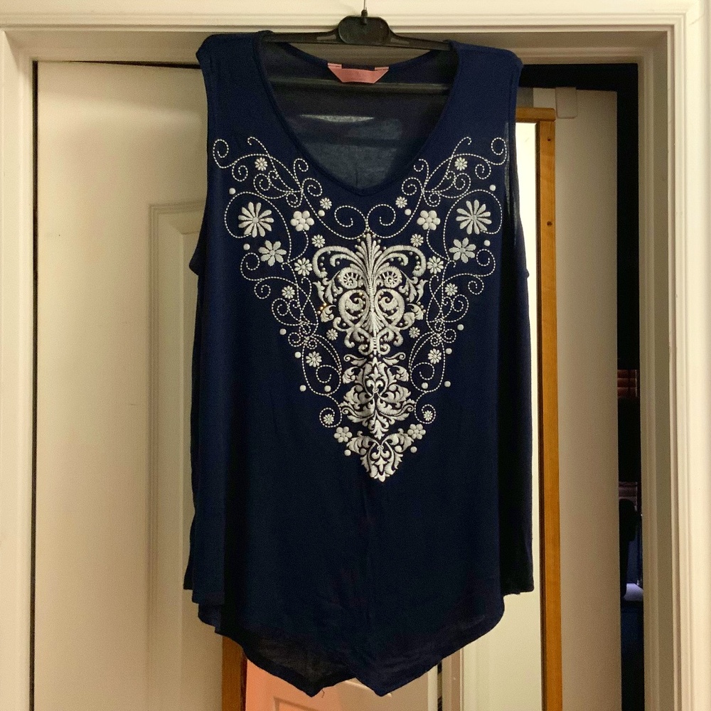 SJS Lightweight Flowy Floral Embroidered & Rhinestone Tank Top (L)